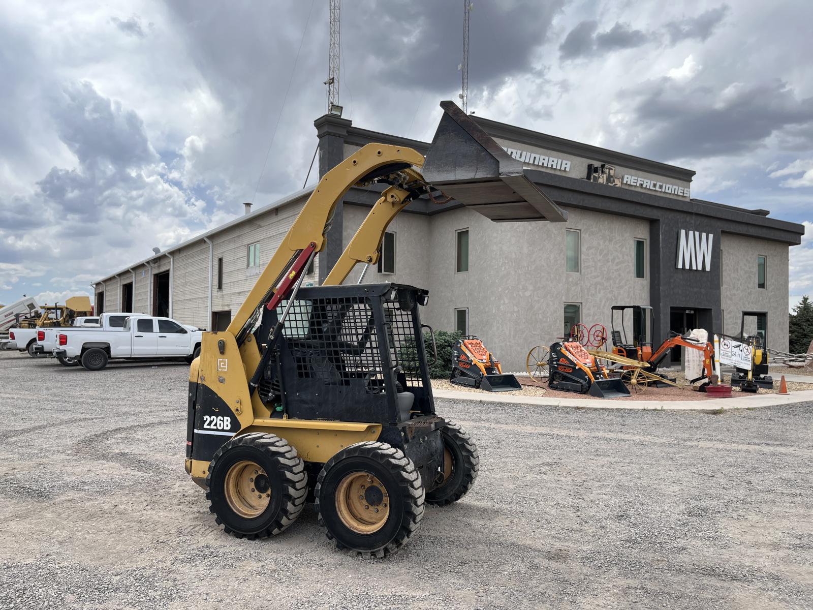 ./imagenes/INVOICE/2019/17484/MINICARGADOR CATERPILLAR 226B (1).JPG